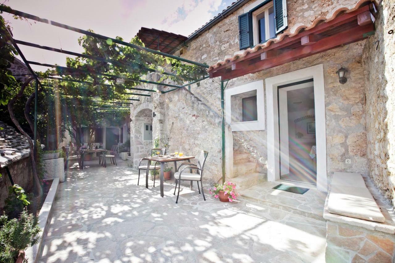 Paradise Stone Apartments 볼 외부 사진